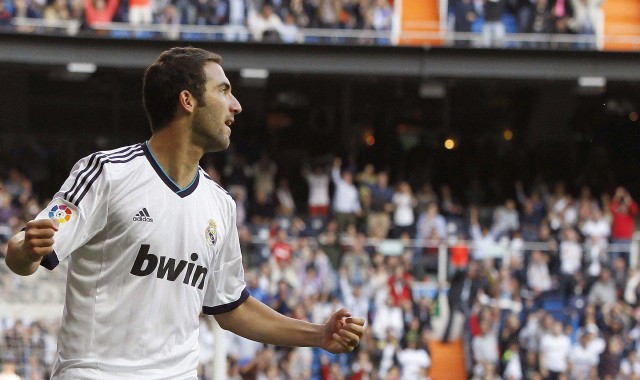 澳客官网首页_埃尔纳内斯坦言国米面临战术重构，寻找恰尔汗奥卢替身艰巨，阵型变革或成关键