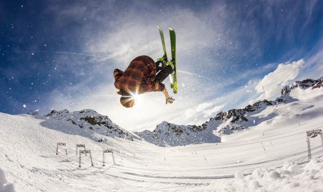 okooo_流言终散，步行者坚定留用十年支柱迈尔斯-特纳，名记揭秘球队长远布局