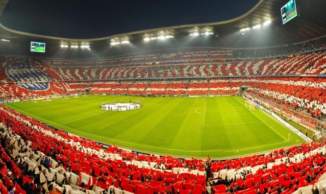 【okooo 澳客网官网】2025中超巅峰对决，津门虎雨夜鏖战 泰山客场2-1逆转夺榜首