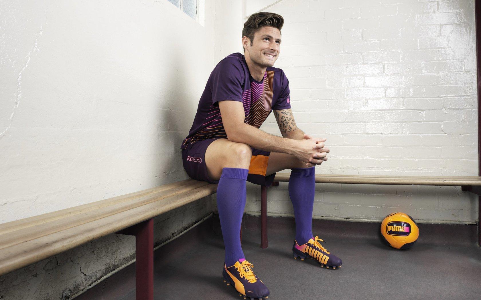 热刺曼联锁定罗马后防核心 恩迪卡争夺战引爆夏窗 转会费或达4000万欧