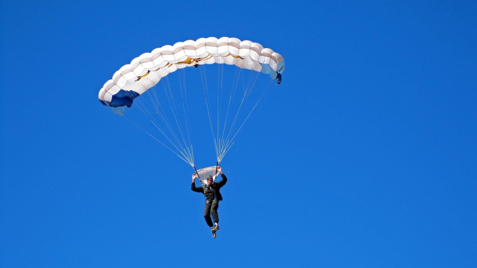 朴实无华的杀招！拉塞尔寄语新生代，嘿孩子们，练习你们的中距离吧